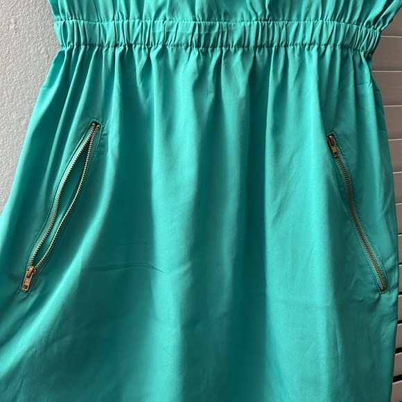 Speed Control sleeveless dress - Picture 2 of 4